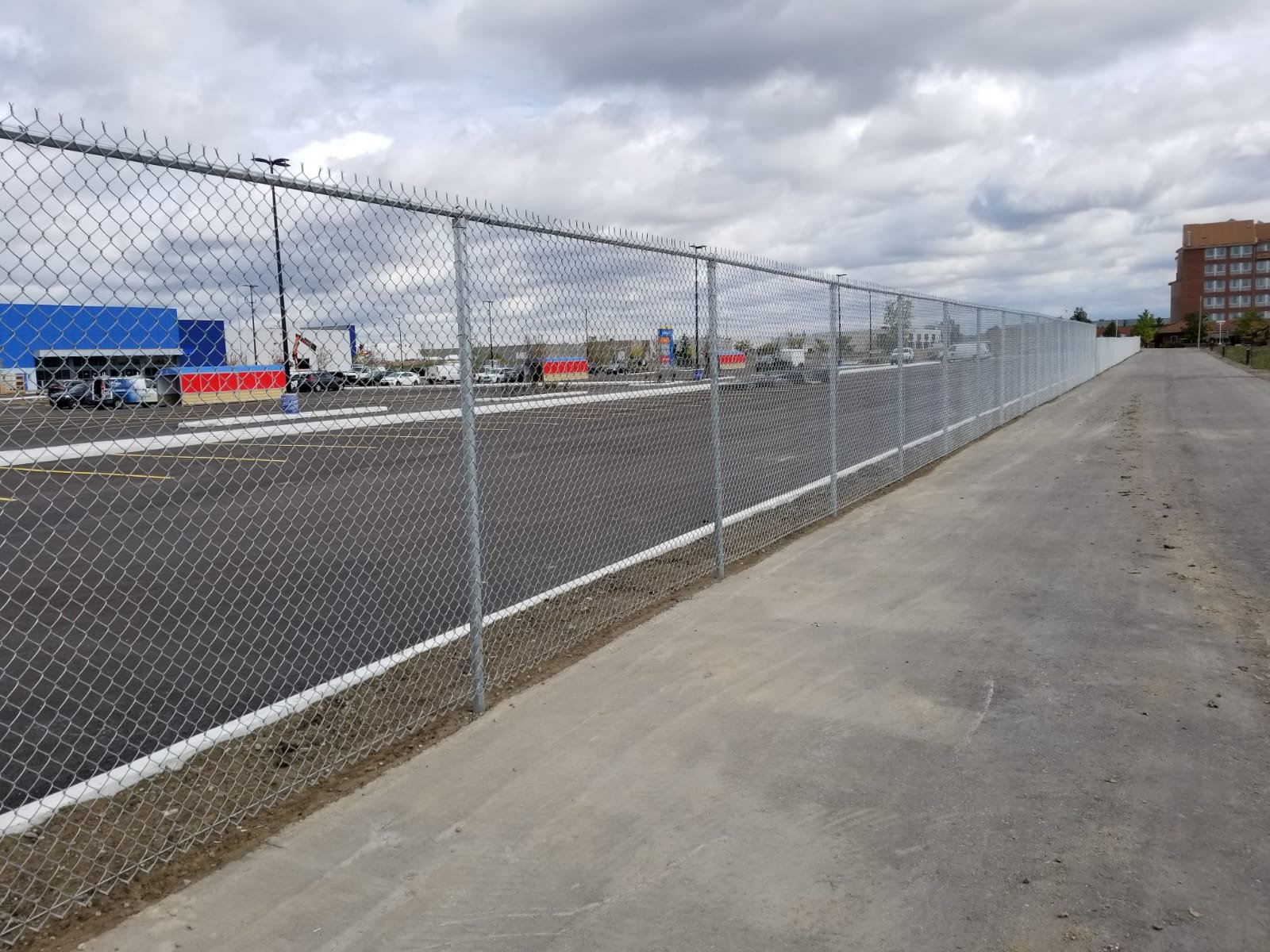 commercial chain link fence